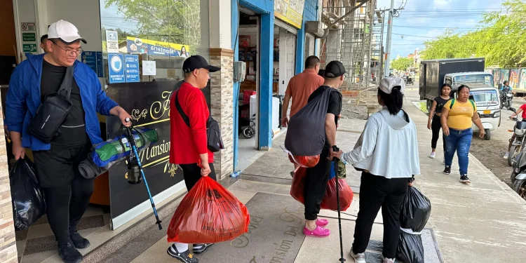 Chinese, Canadian Immigrants Surpasses Nigerians In US - China and Canadian immigrants have surpassed the number of Nigerians in the United States which is home to over 46 million immigrants constituting approximately 14% of its total population. Chinese, Canadian Immigrants Surpasses Nigerians In US