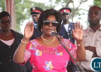 Esther Lungu, the ex-First Lady of Zambia, along with her daughter Chiyeso Katete, have been detained for allegedly owning assets believed to be linked to criminal activities. https://fintechtelex.com/esther-lungu-daughter-get-arrested-over-fraud-charges/ #ChiyesoKatete #EstherLungu