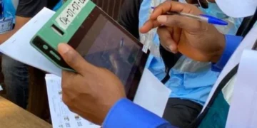 Guber Polls: INEC Resumes Voter Registration In Edo, Ondo